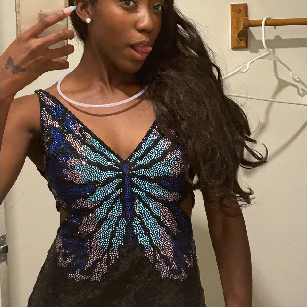 PROM DRESS - Picture 3 of 4